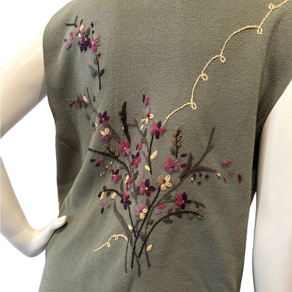Vintage Koret Knit Vest Women’s Medium Floral Embroidered Grannycore Y2K